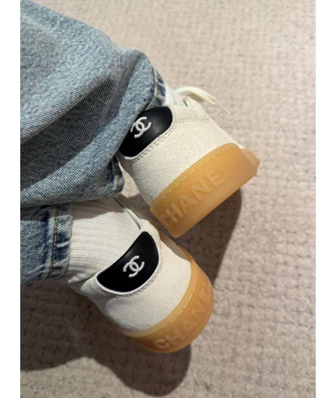CHANEL Белые замшевые кеды, фото 4