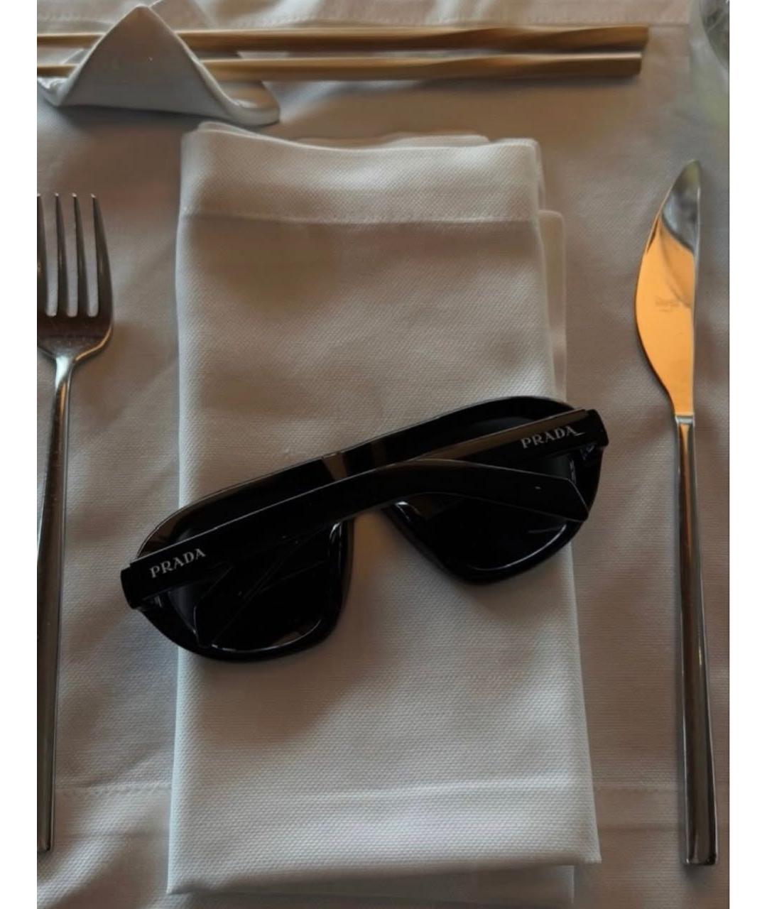 PRADA Черные пластиковые солнцезащитные очки, фото 4