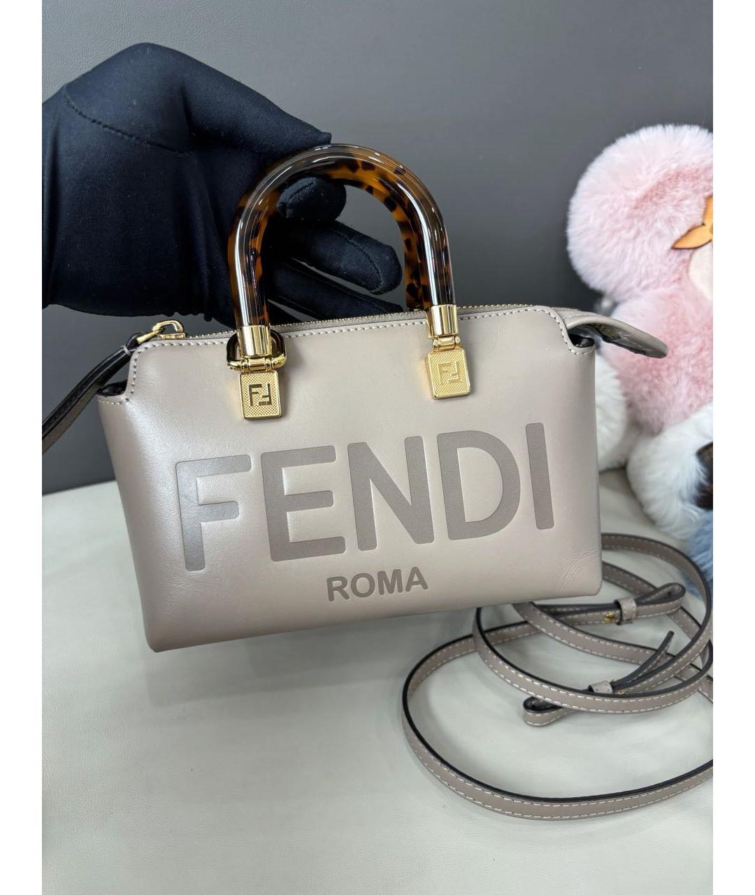 FENDI Серая кожаная сумка с короткими ручками, фото 2