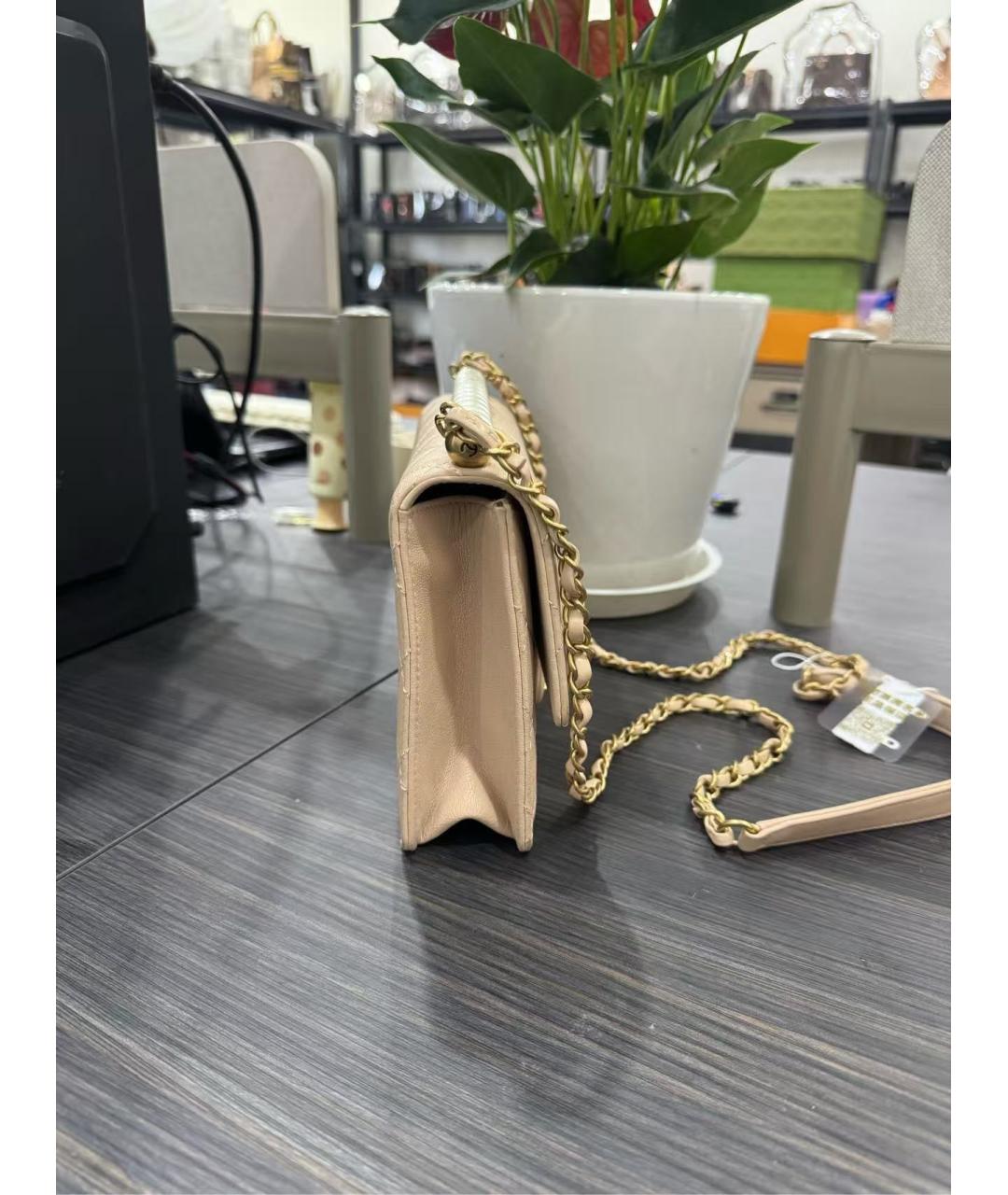 CHANEL Бежевая кожаная сумка через плечо, фото 5