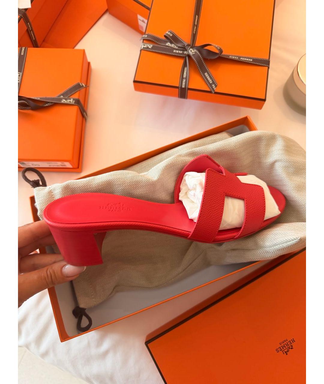 HERMES Коралловые кожаные сабо, фото 5