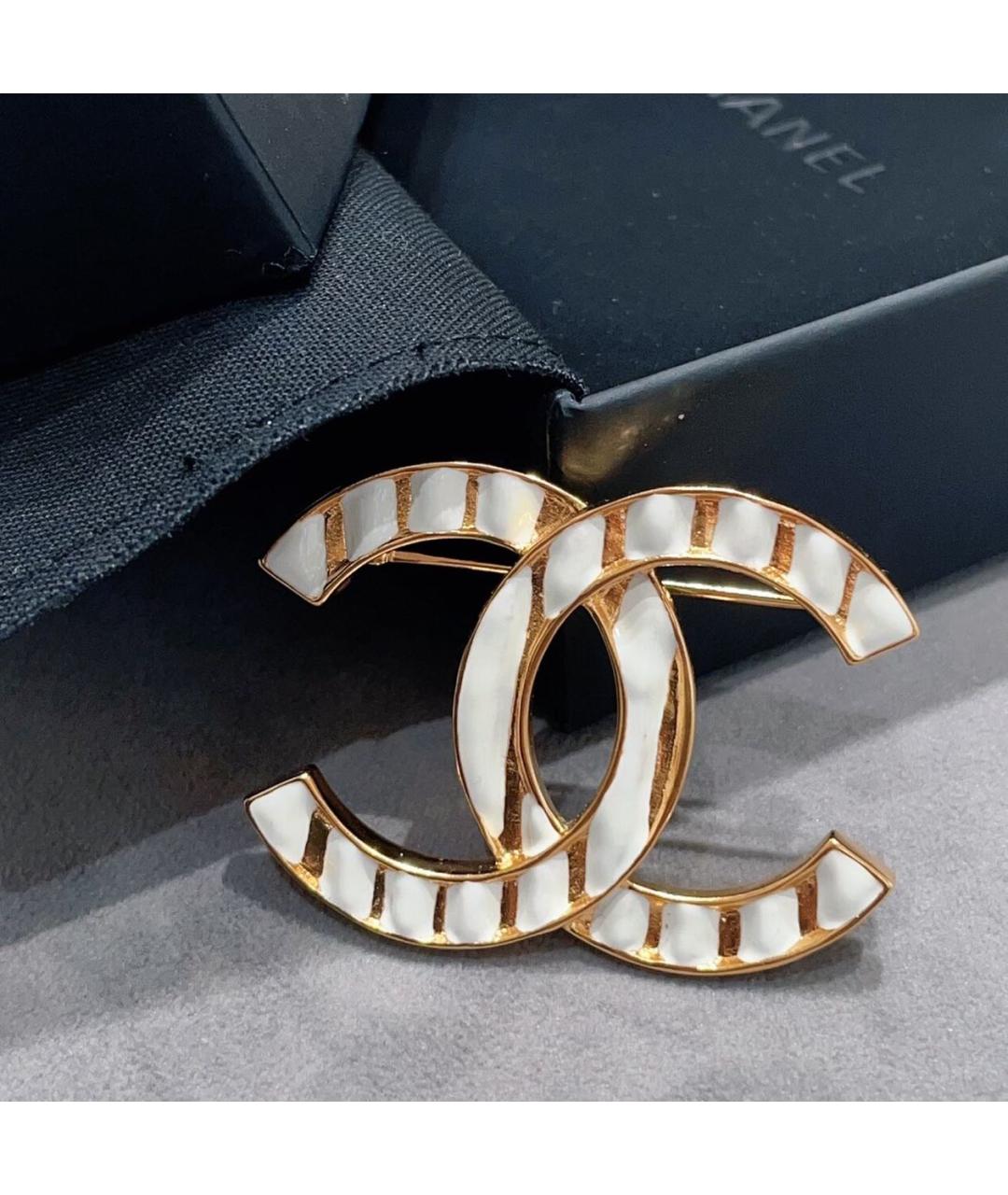 CHANEL Белая брошь, фото 3