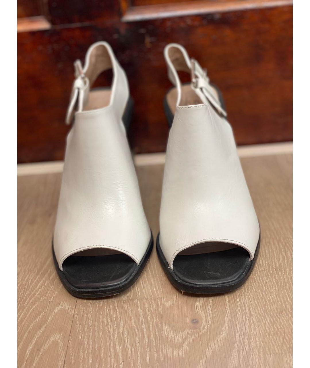 Carven Белые кожаные босоножки, фото 2