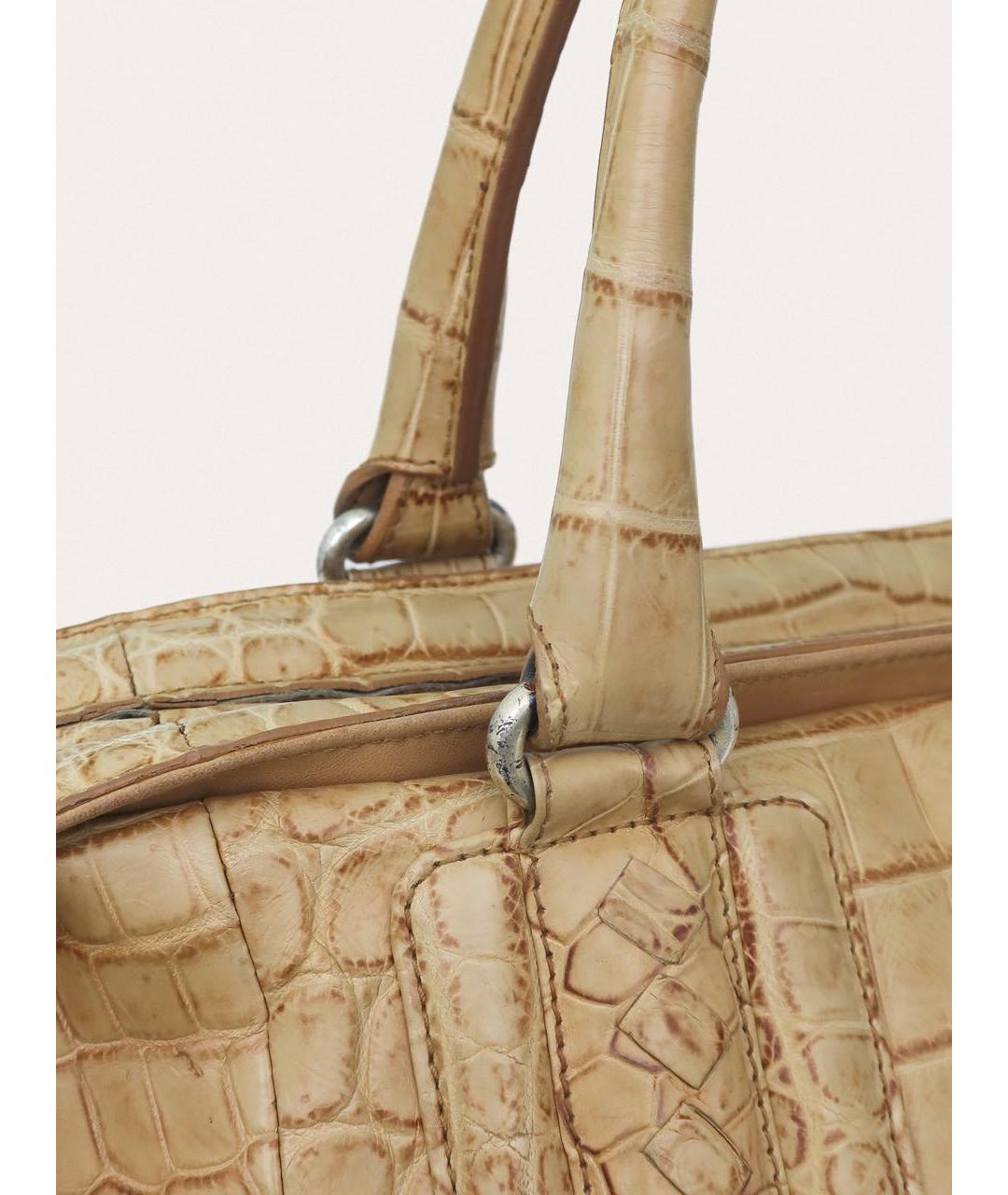 BOTTEGA VENETA Бежевая сумка с короткими ручками из экзотической кожи, фото 7