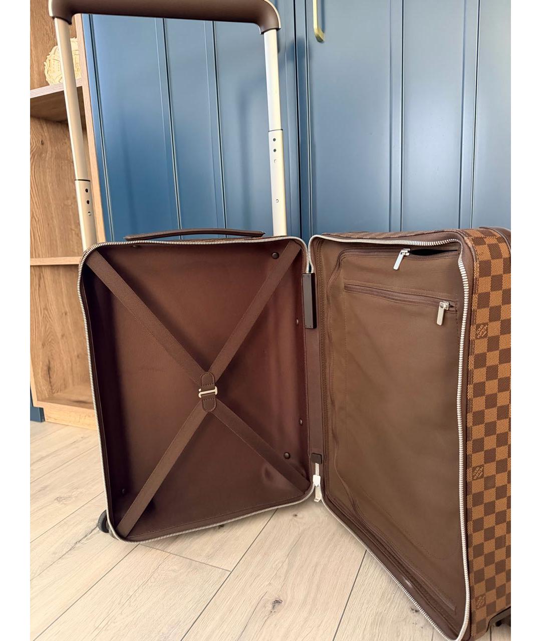 LOUIS VUITTON Коричневый чемодан, фото 4