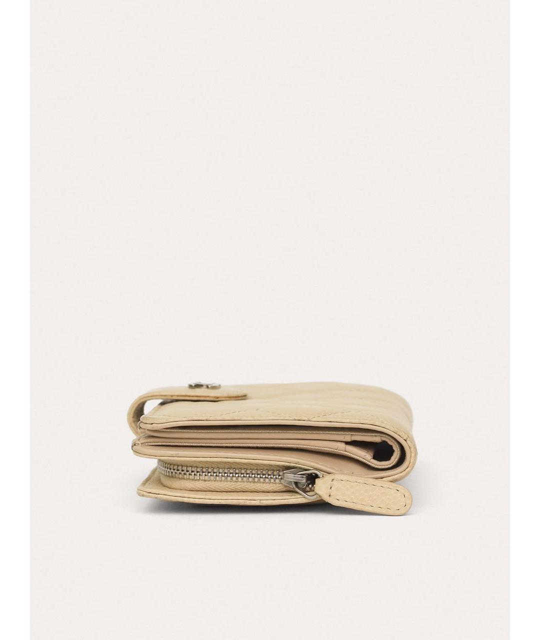 CHANEL Бежевый кожаный кошелек, фото 7