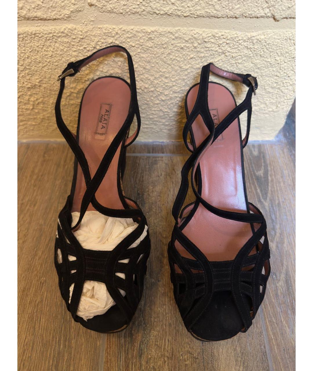 ALAIA Черные замшевые босоножки, фото 2