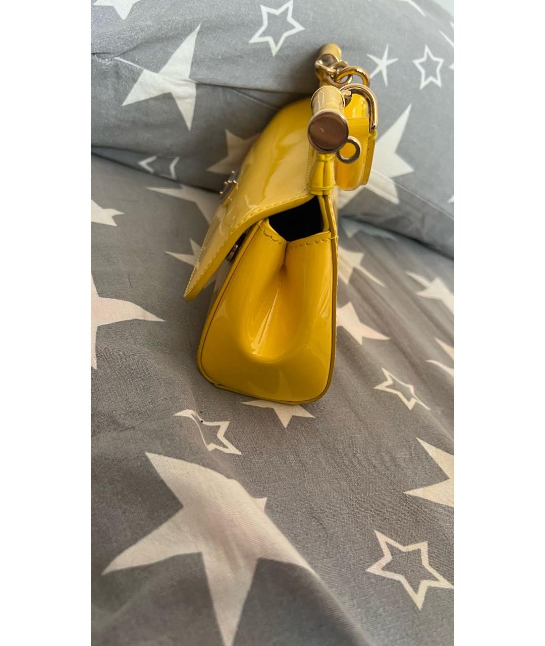 DOLCE&GABBANA Желтая сумка с короткими ручками из лакированной кожи, фото 2
