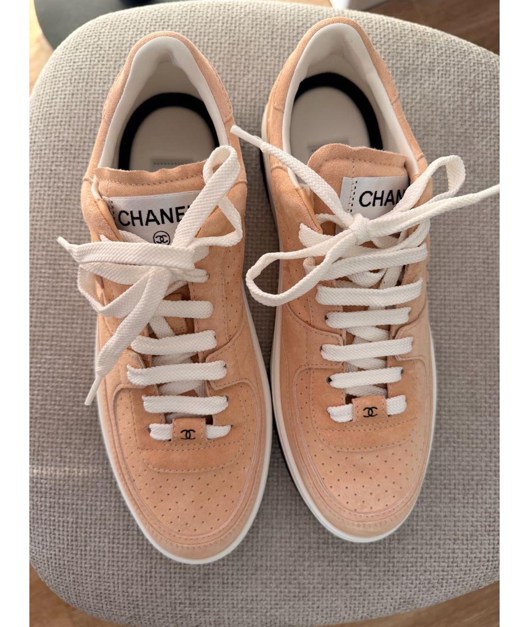 CHANEL Бежевые замшевые кеды, фото 3