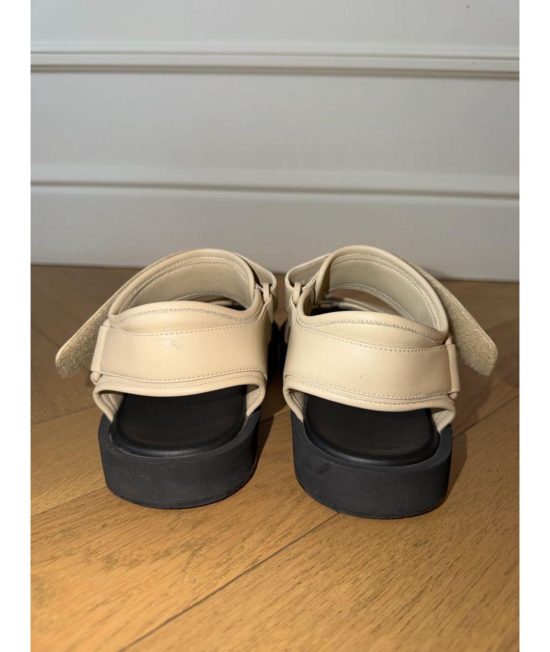 THE ROW Бежевые кожаные сандалии, фото 4