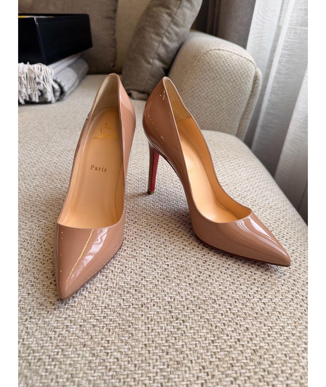 CHRISTIAN LOUBOUTIN Бежевые туфли из лакированной кожи, фото 5