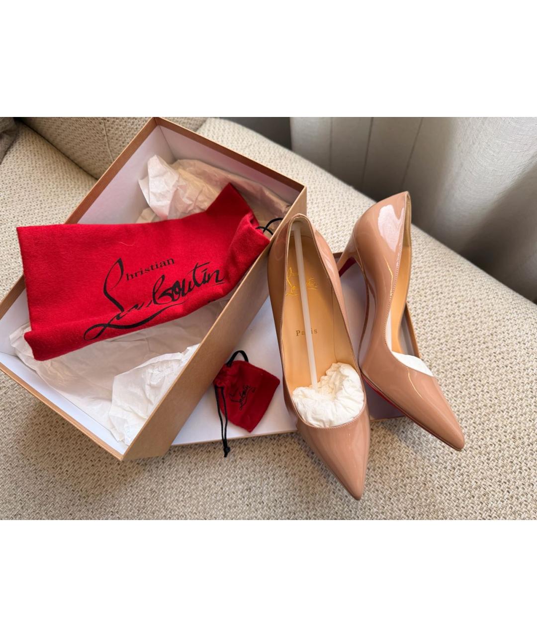 CHRISTIAN LOUBOUTIN Бежевые туфли из лакированной кожи, фото 8