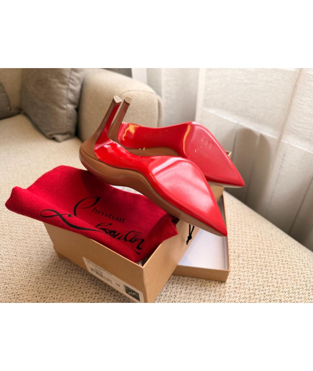 CHRISTIAN LOUBOUTIN Бежевые туфли из лакированной кожи, фото 7