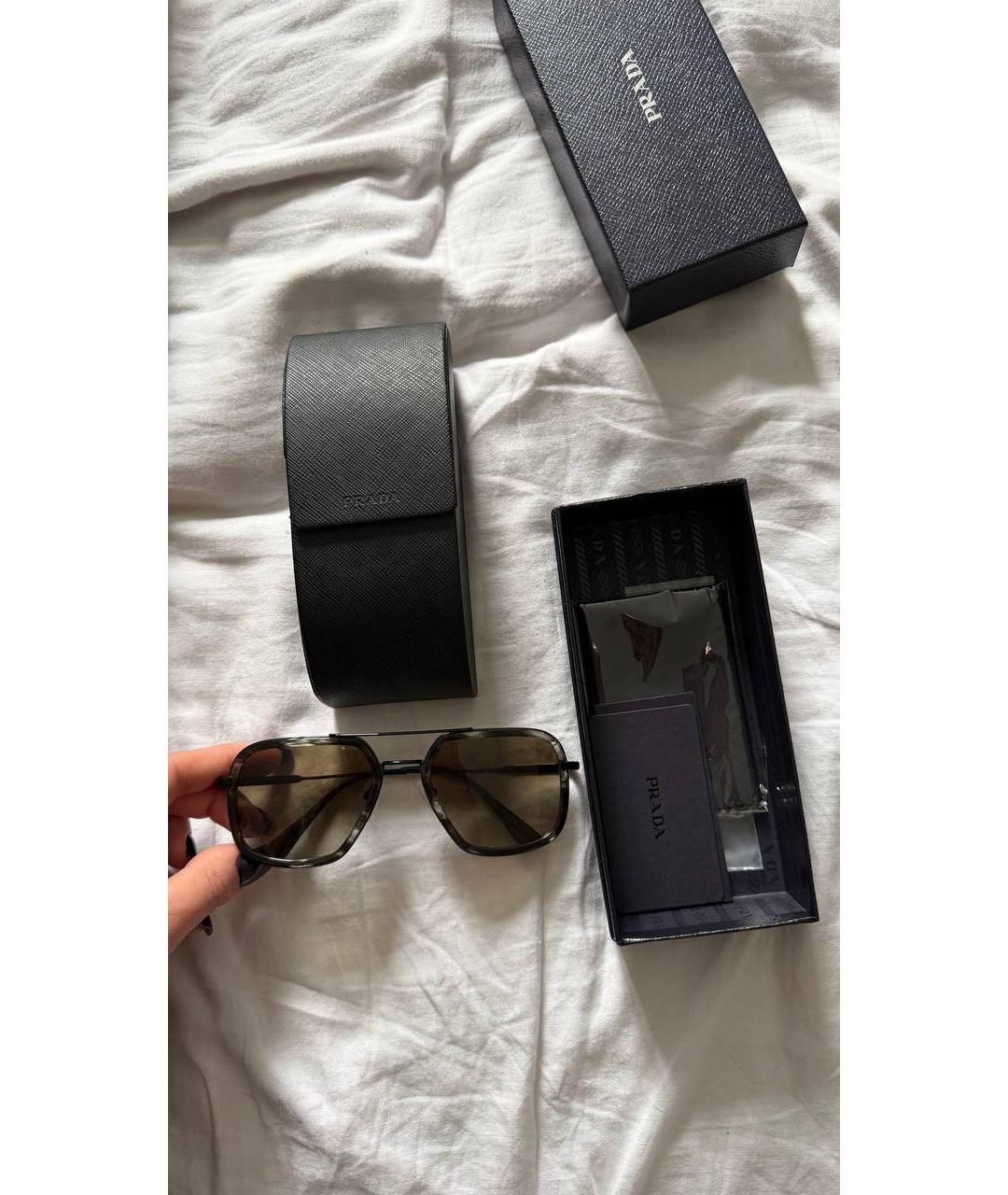 PRADA Черные пластиковые солнцезащитные очки, фото 4