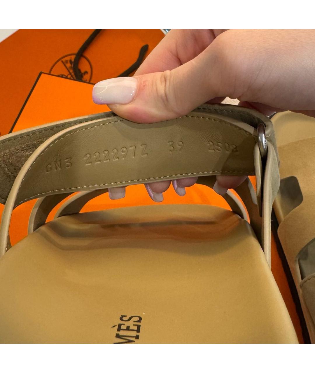 HERMES Бежевые замшевые шлепанцы, фото 2