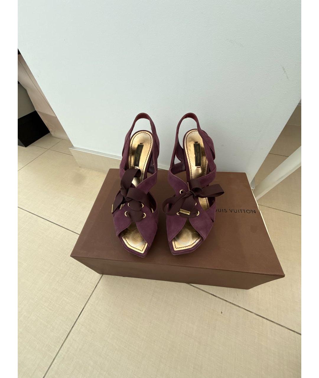LOUIS VUITTON Фиолетовые замшевые босоножки, фото 2