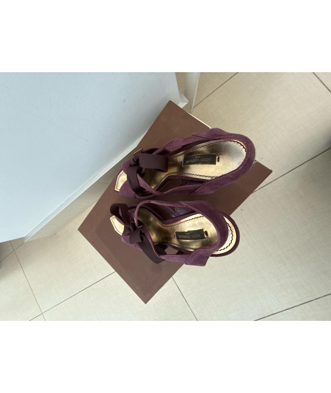 LOUIS VUITTON Фиолетовые замшевые босоножки, фото 3
