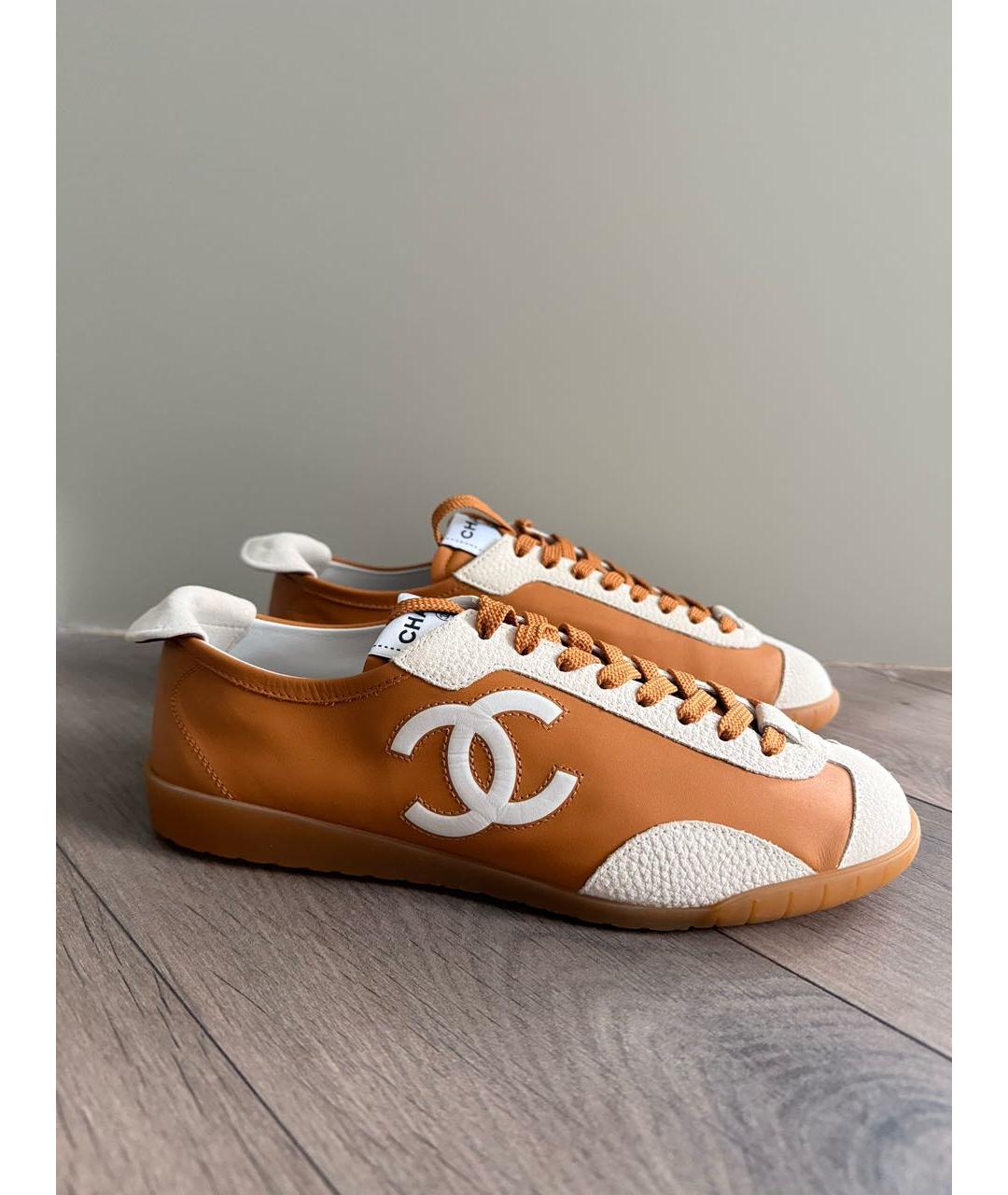 CHANEL Оранжевое кожаные кеды, фото 8