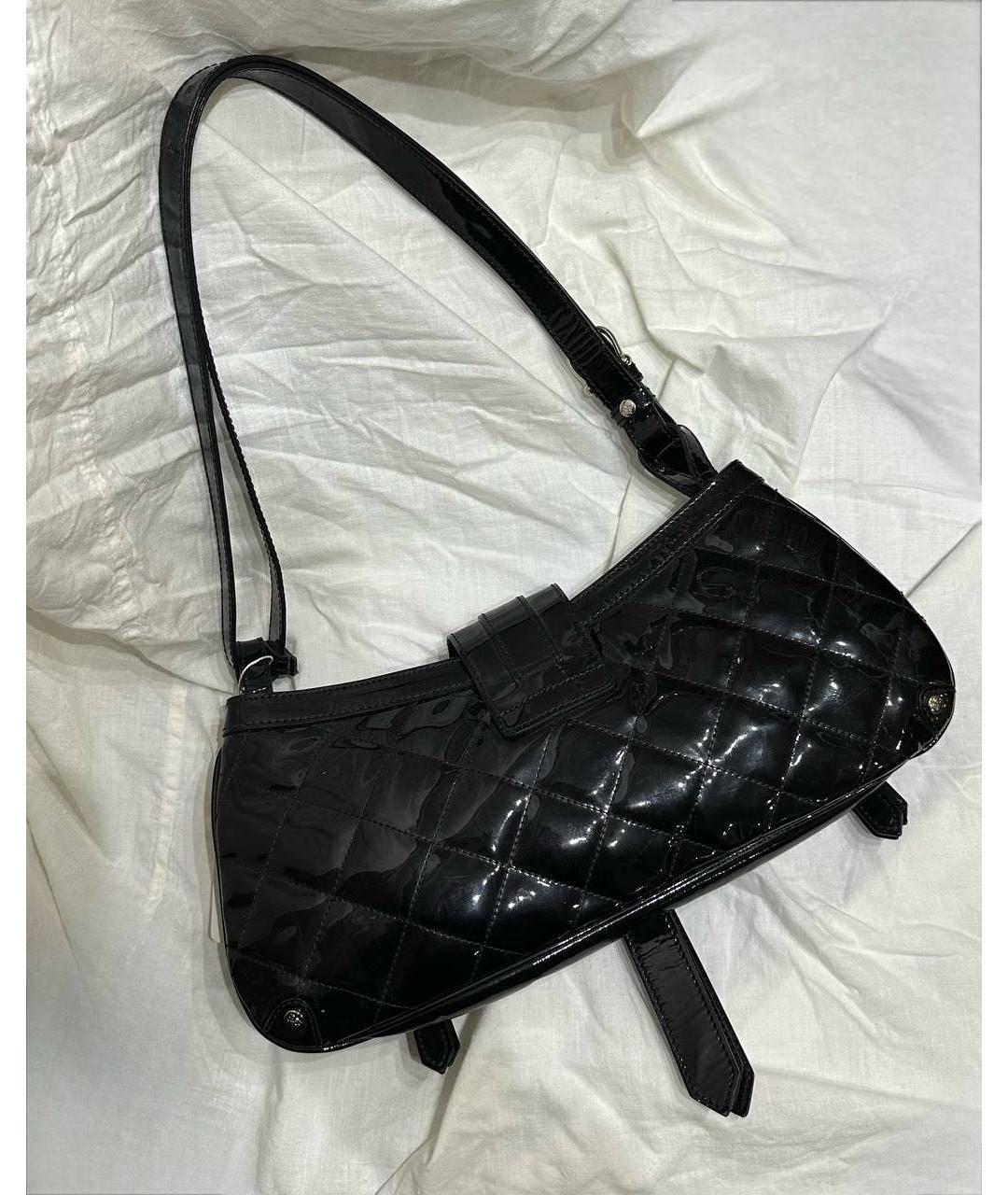 BURBERRY Черная сумка через плечо из лакированной кожи, фото 2