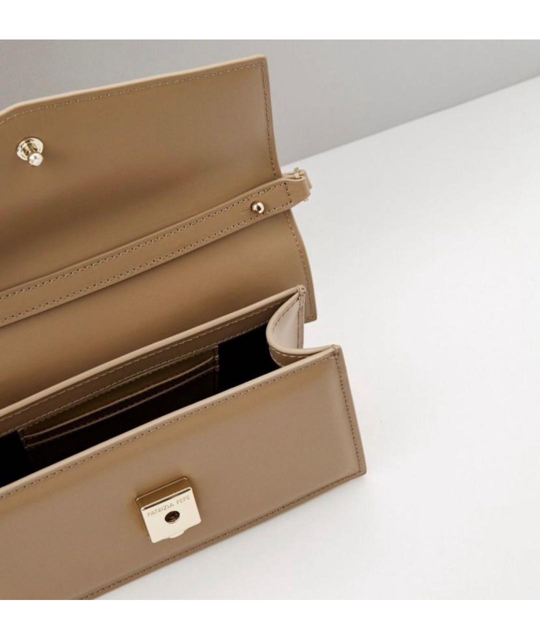 PATRIZIA PEPE Бежевая кожаная сумка с короткими ручками, фото 4