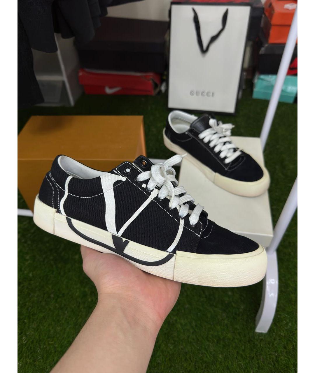 VALENTINO Черные замшевые низкие кроссовки / кеды, фото 3