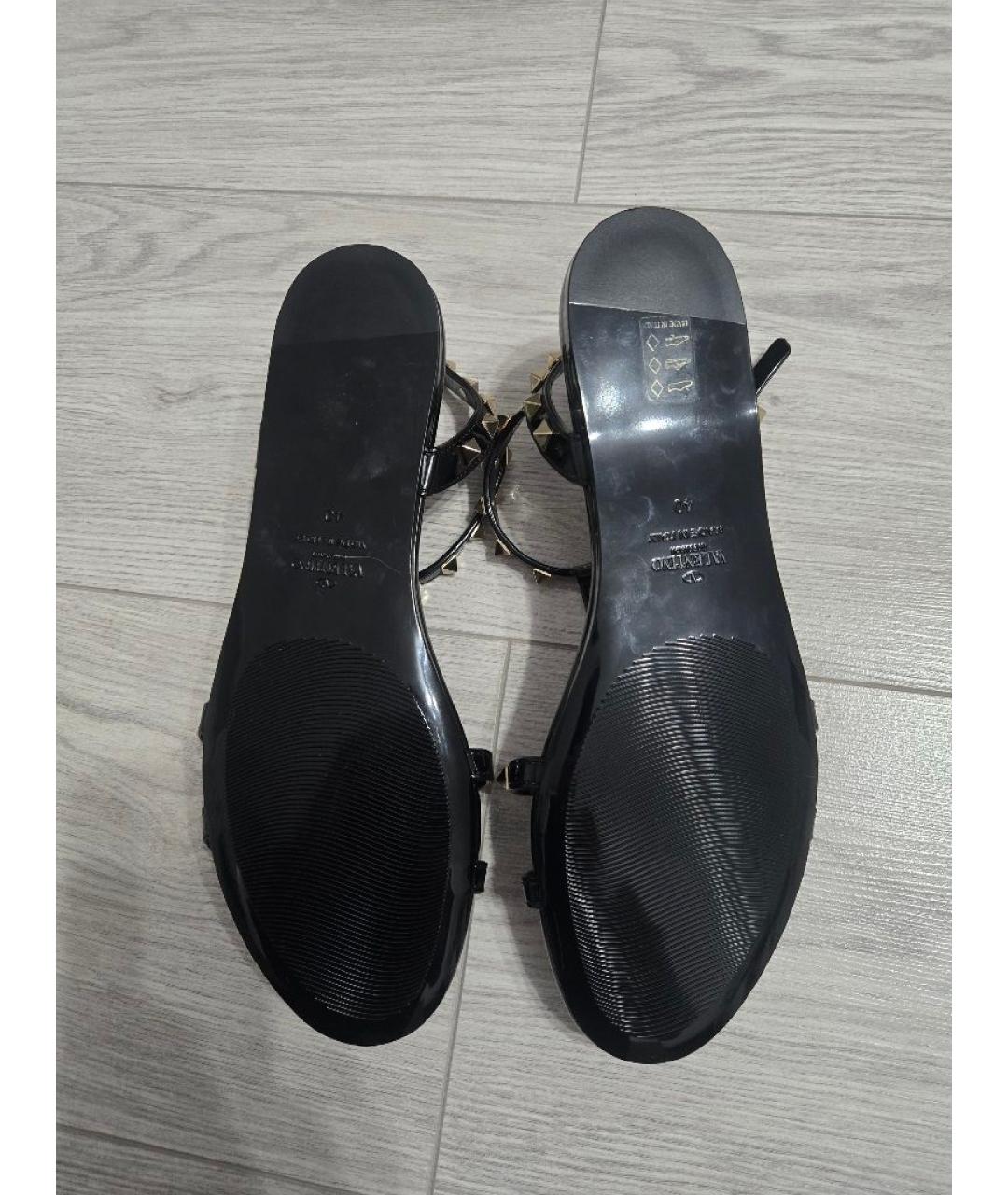 VALENTINO Черные резиновые сандалии, фото 5