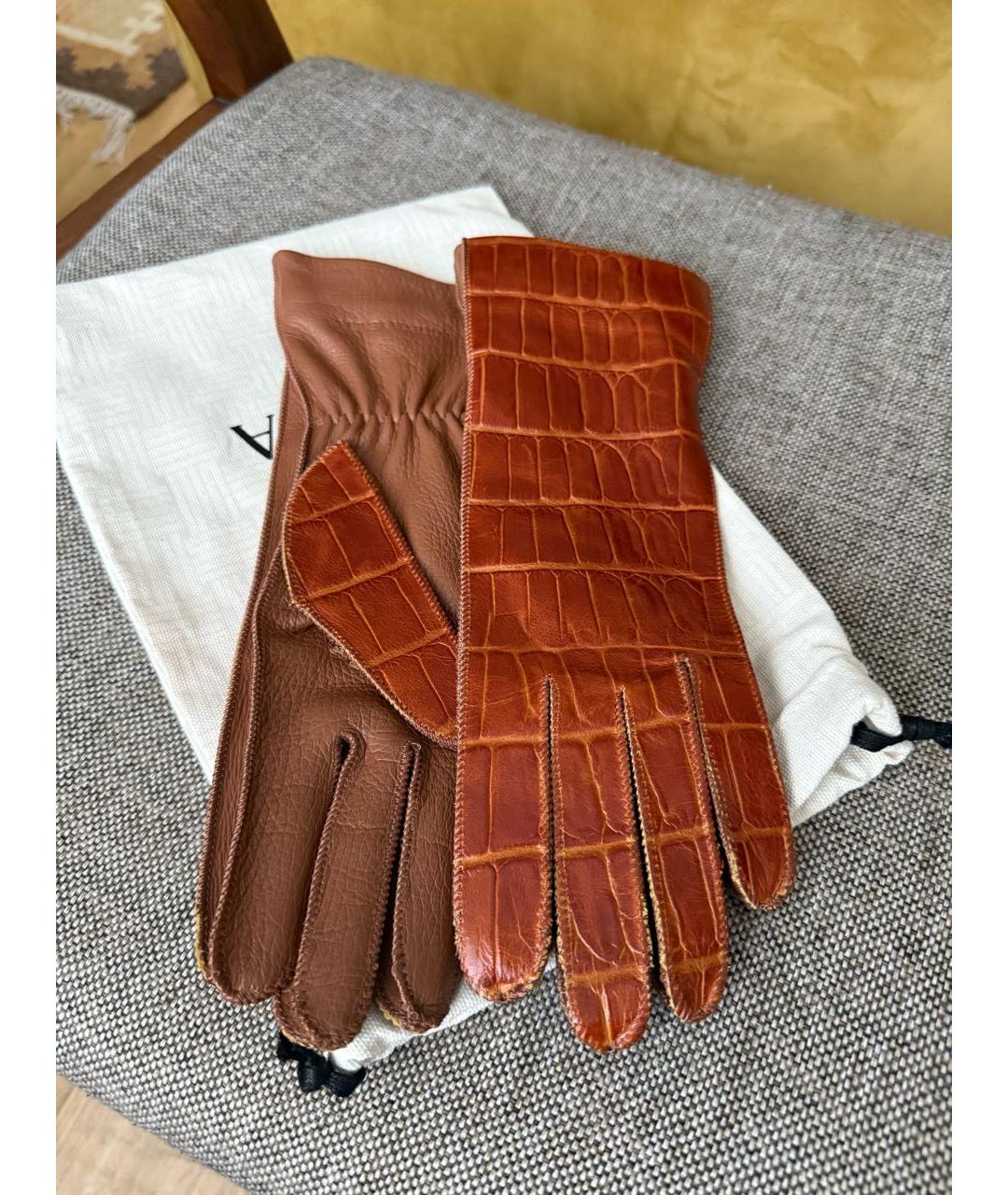 BOTTEGA VENETA Коричневые кожаные перчатки, фото 3