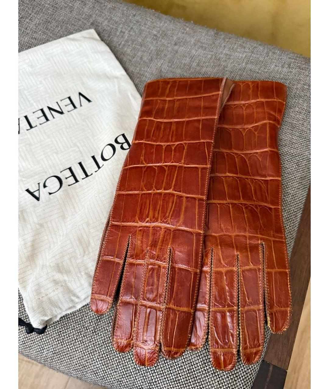 BOTTEGA VENETA Коричневые кожаные перчатки, фото 2