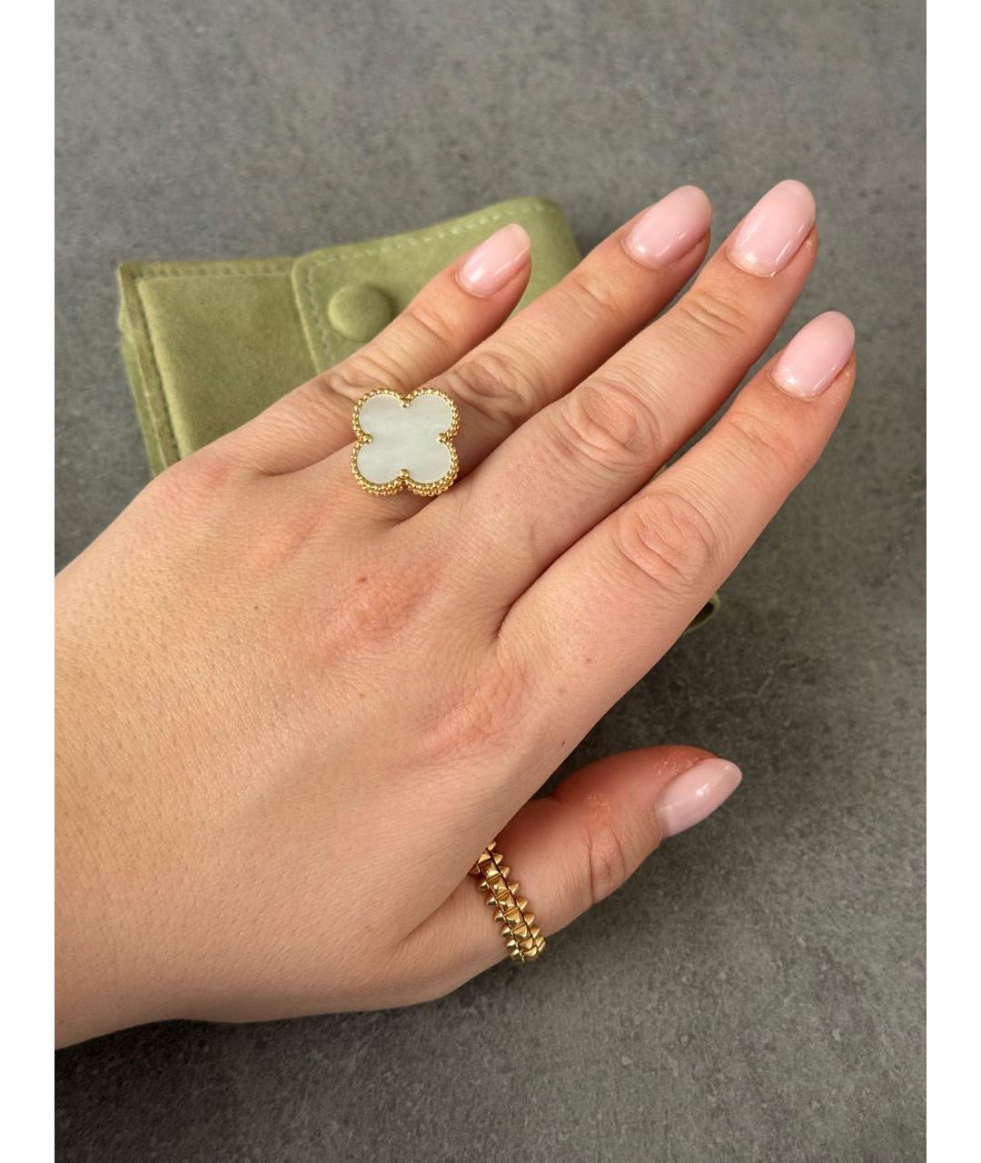 VAN CLEEF & ARPELS Коралловое кольцо из желтого золота, фото 4