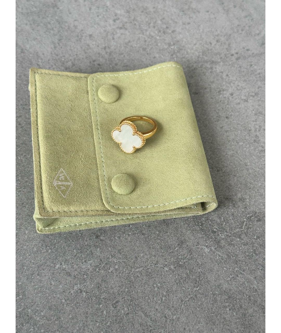 VAN CLEEF & ARPELS Коралловое кольцо из желтого золота, фото 3