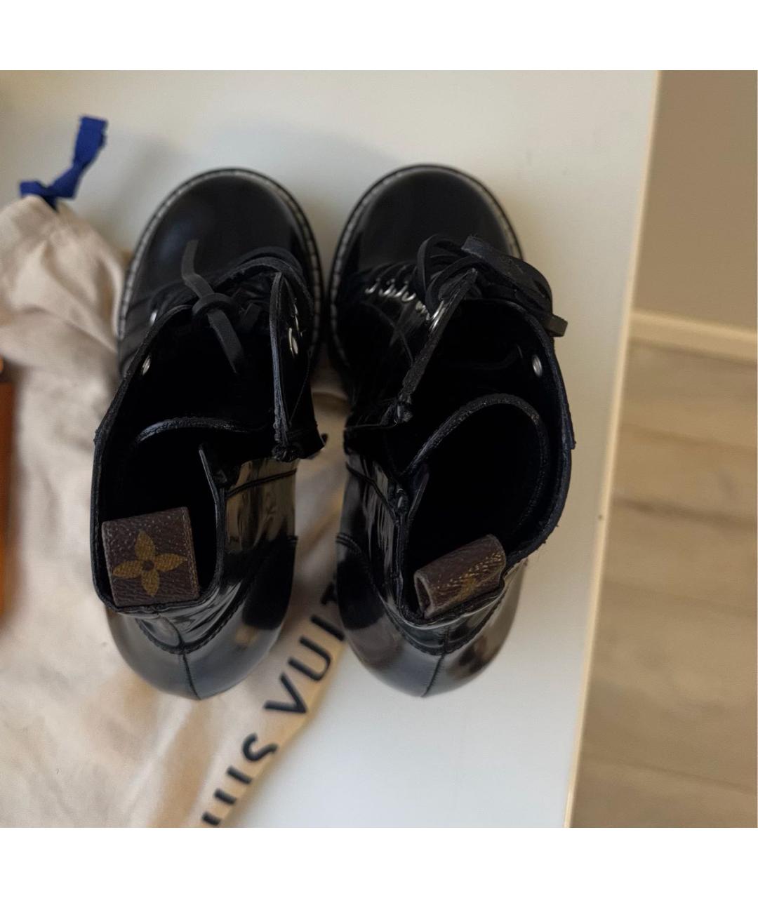 LOUIS VUITTON Черные ботинки из лакированной кожи, фото 3