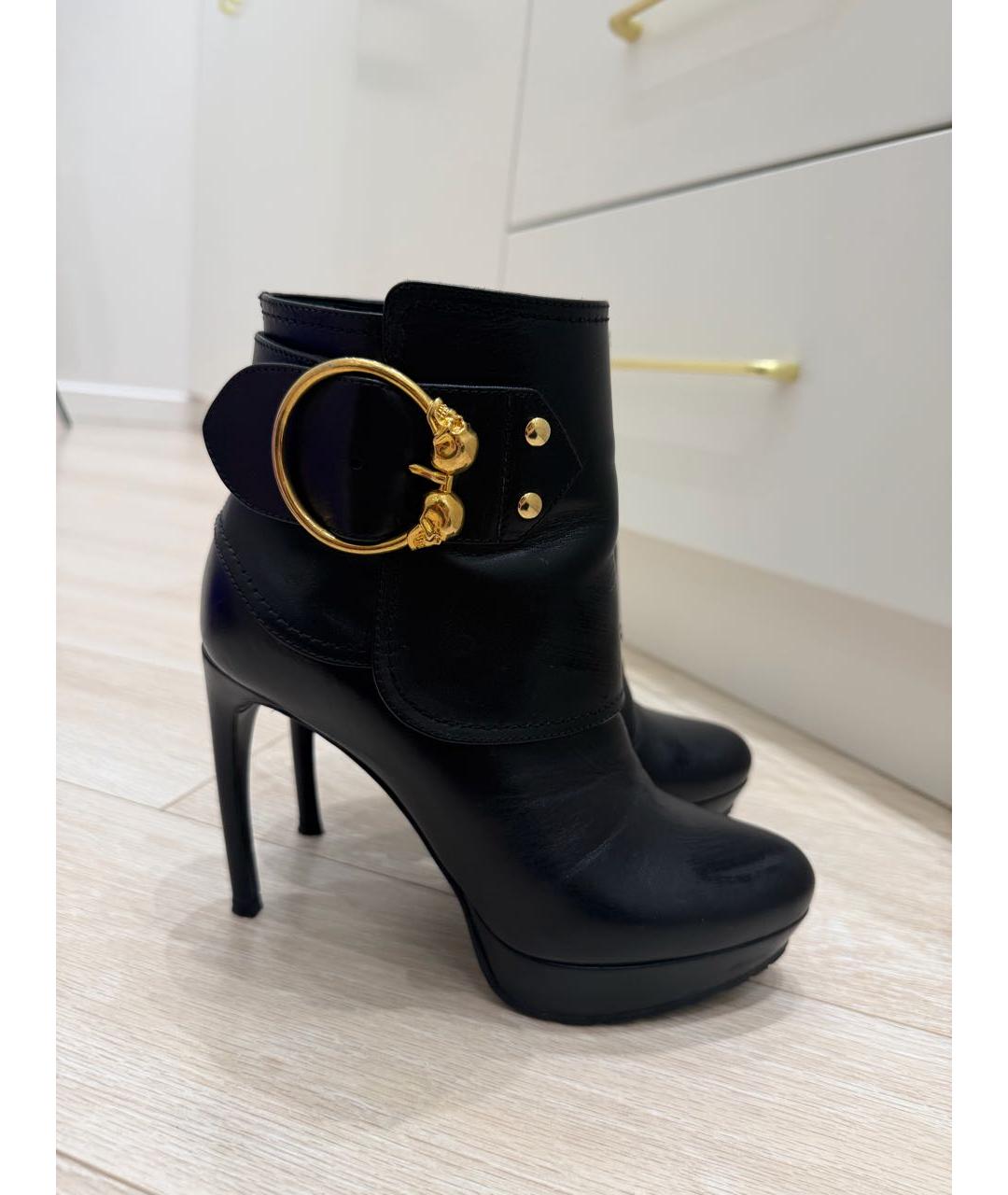 MCQ ALEXANDER MCQUEEN Черные кожаные ботильоны, фото 3