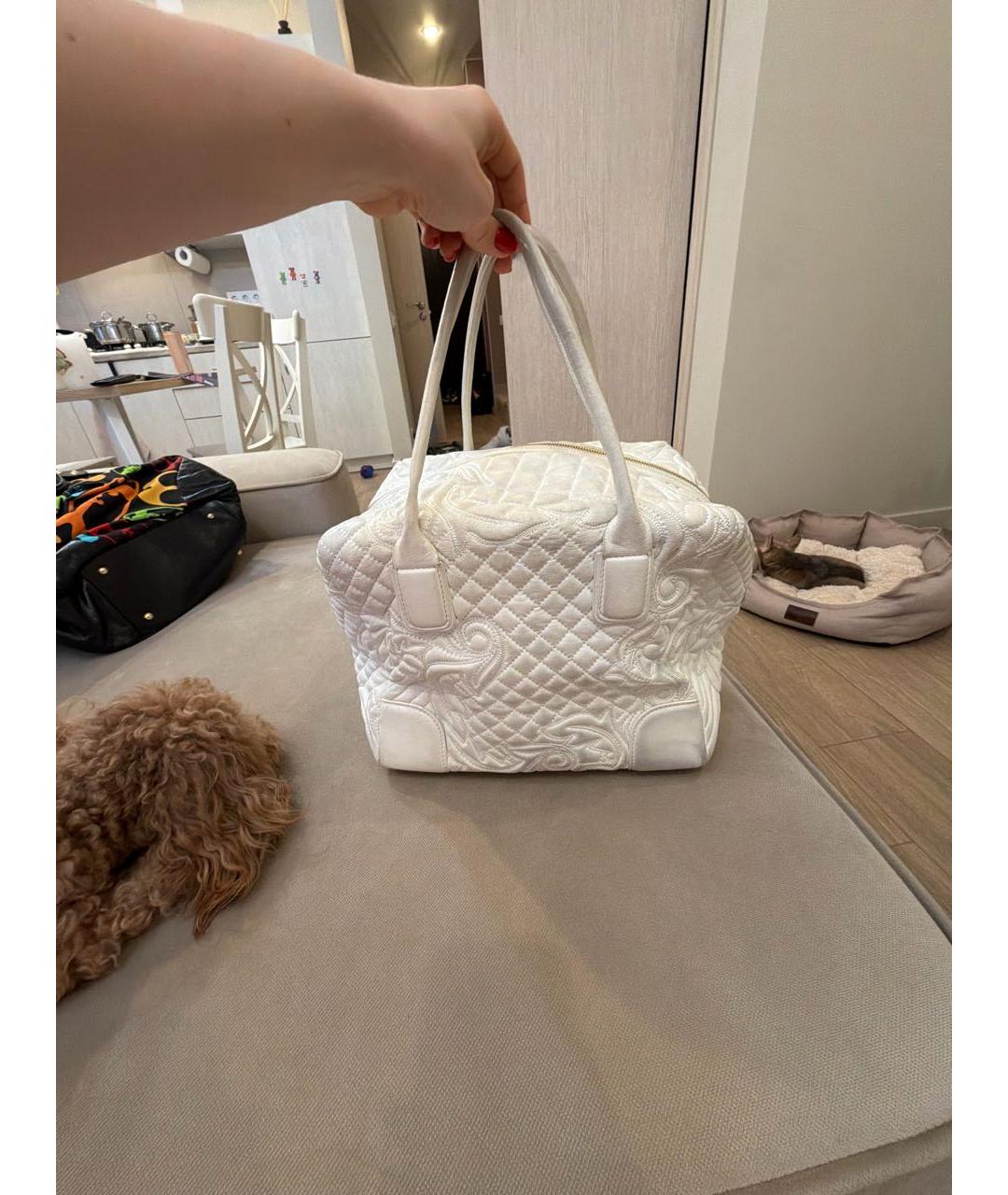 VERSACE Белая кожаная сумка с короткими ручками, фото 3
