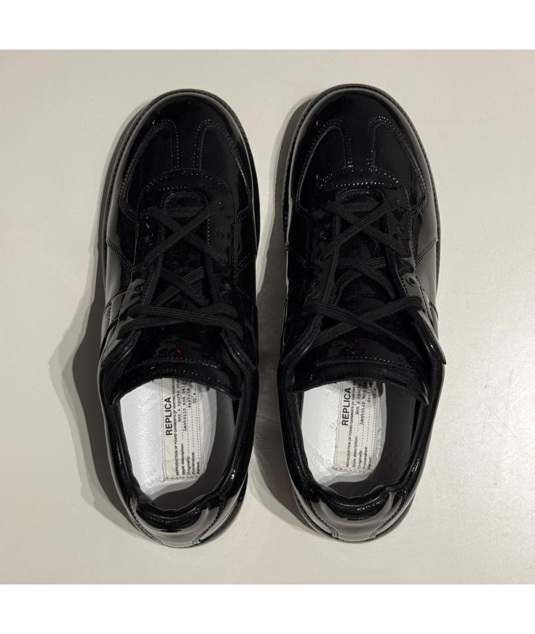 MAISON MARGIELA Черные низкие кроссовки / кеды из лакированной кожи, фото 3