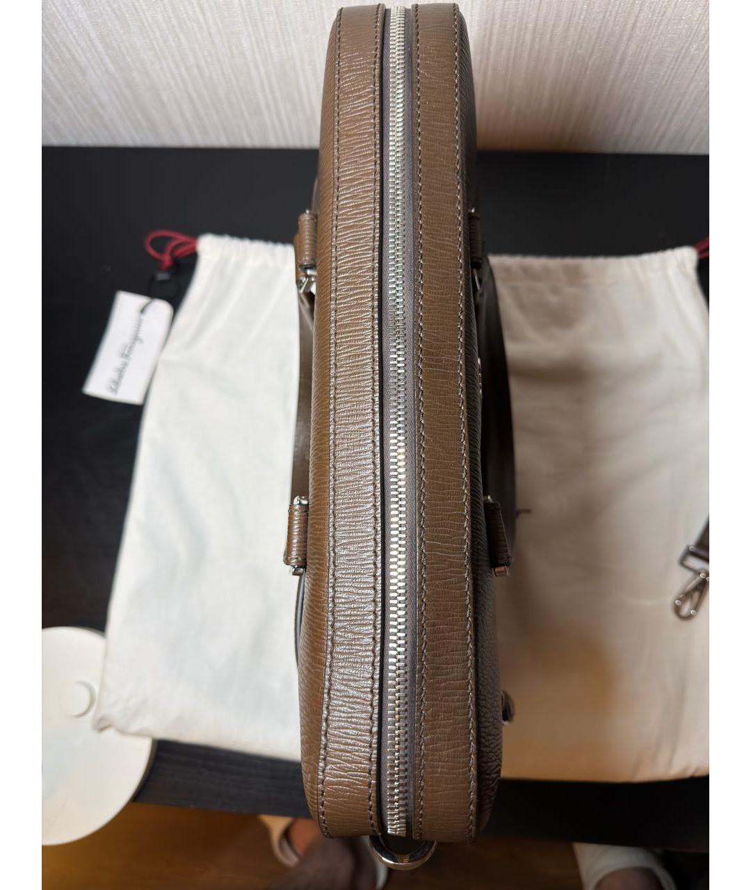 FERRAGAMO Коричневый кожаный портфель, фото 4