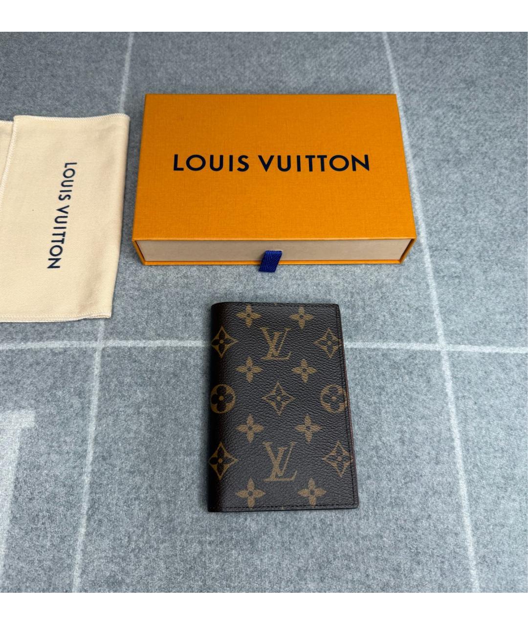 LOUIS VUITTON Коричневая визитница, фото 2