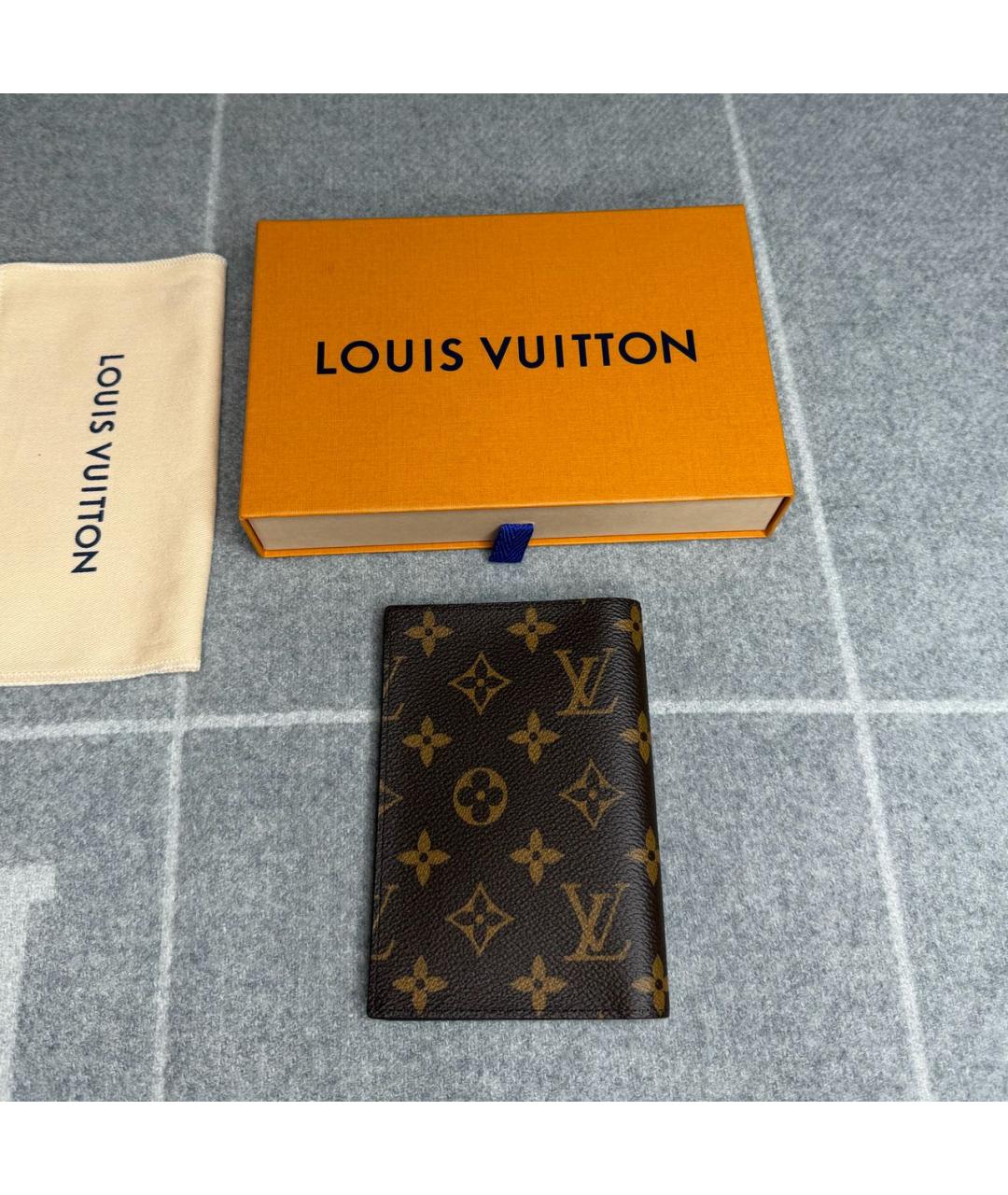 LOUIS VUITTON Коричневая визитница, фото 3