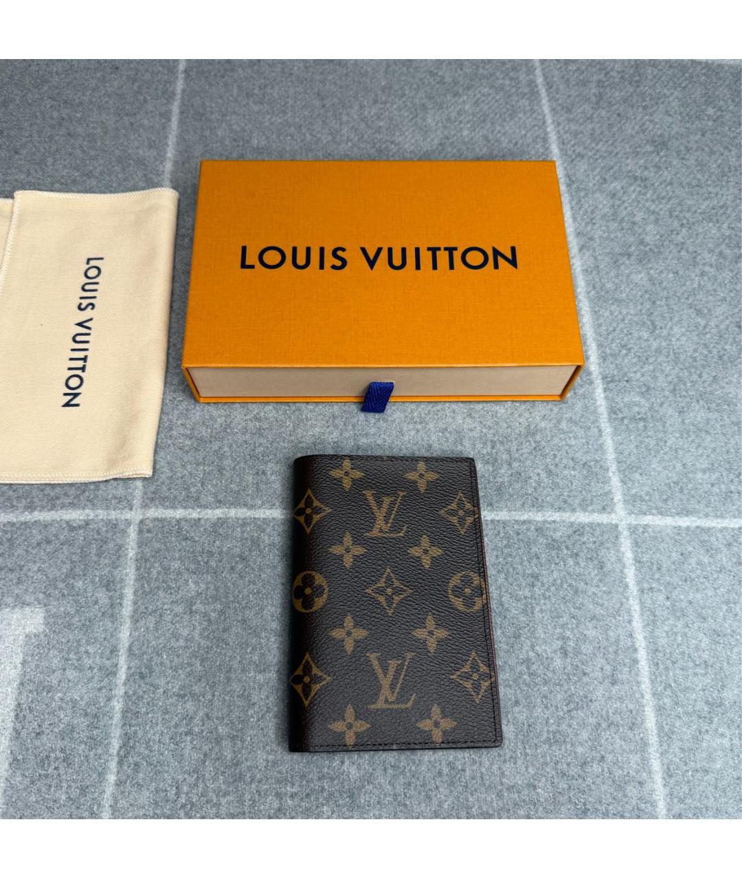 LOUIS VUITTON Коричневая визитница, фото 2
