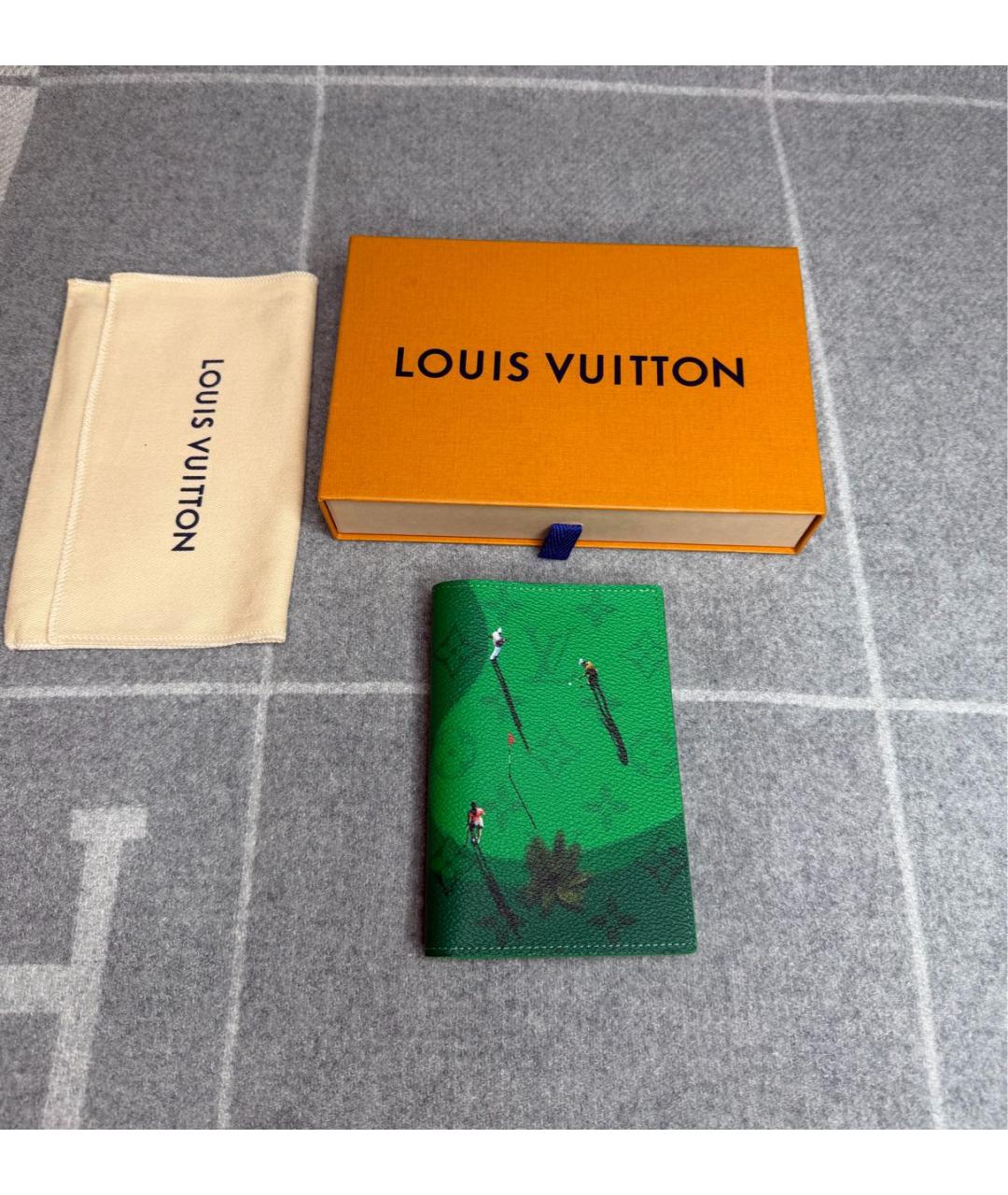 LOUIS VUITTON Зеленый кардхолдер, фото 2