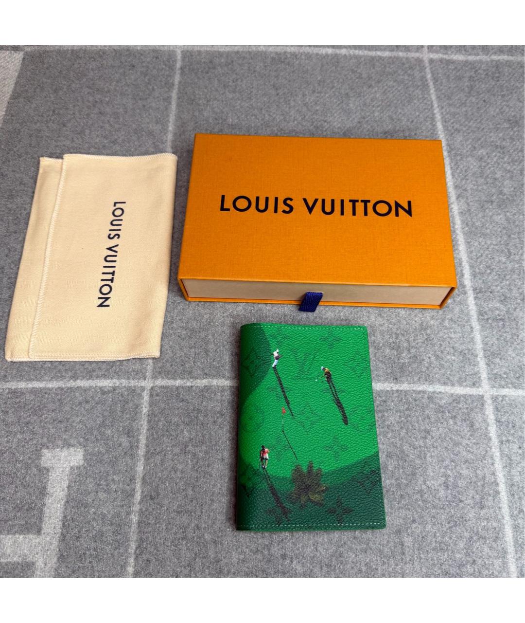 LOUIS VUITTON Зеленая визитница, фото 2