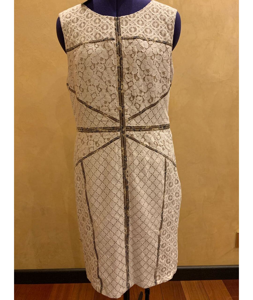 BCBG MAXAZRIA Бежевое повседневное платье, фото 9