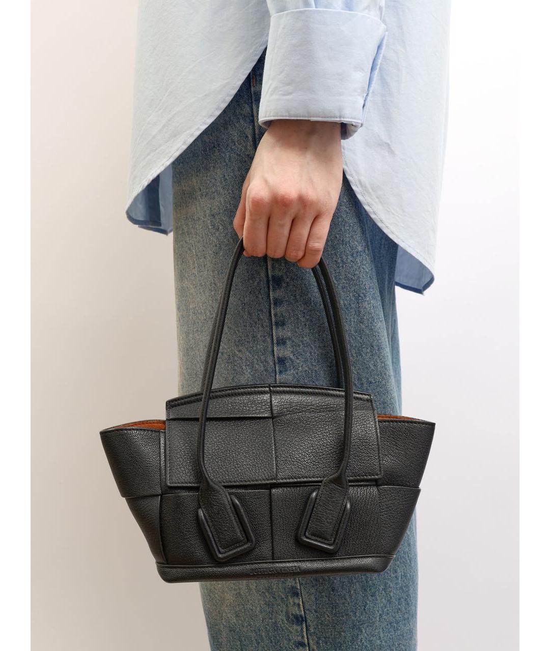 BOTTEGA VENETA Черная кожаная сумка с короткими ручками, фото 2