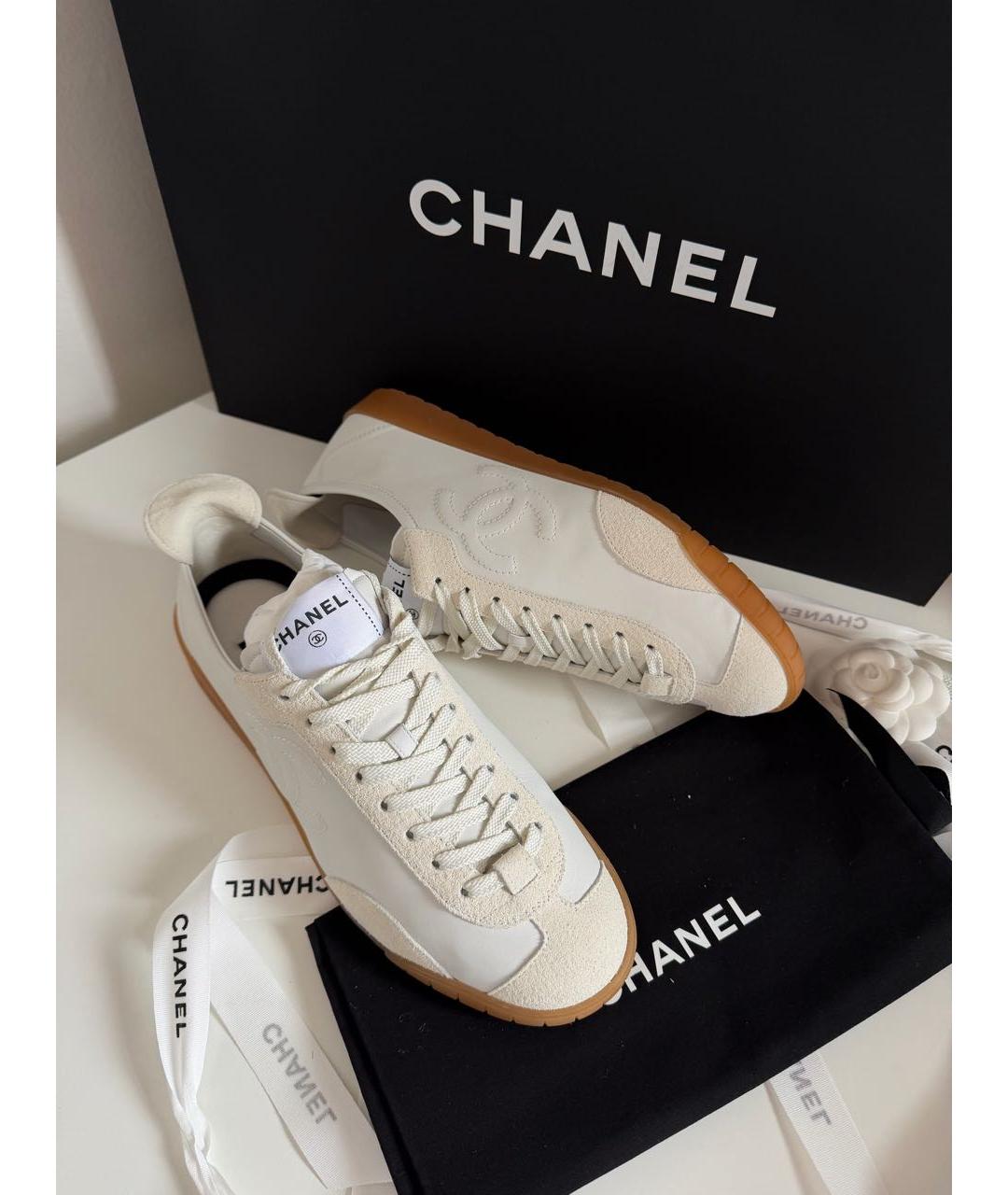 CHANEL Белые кожаные кеды, фото 4