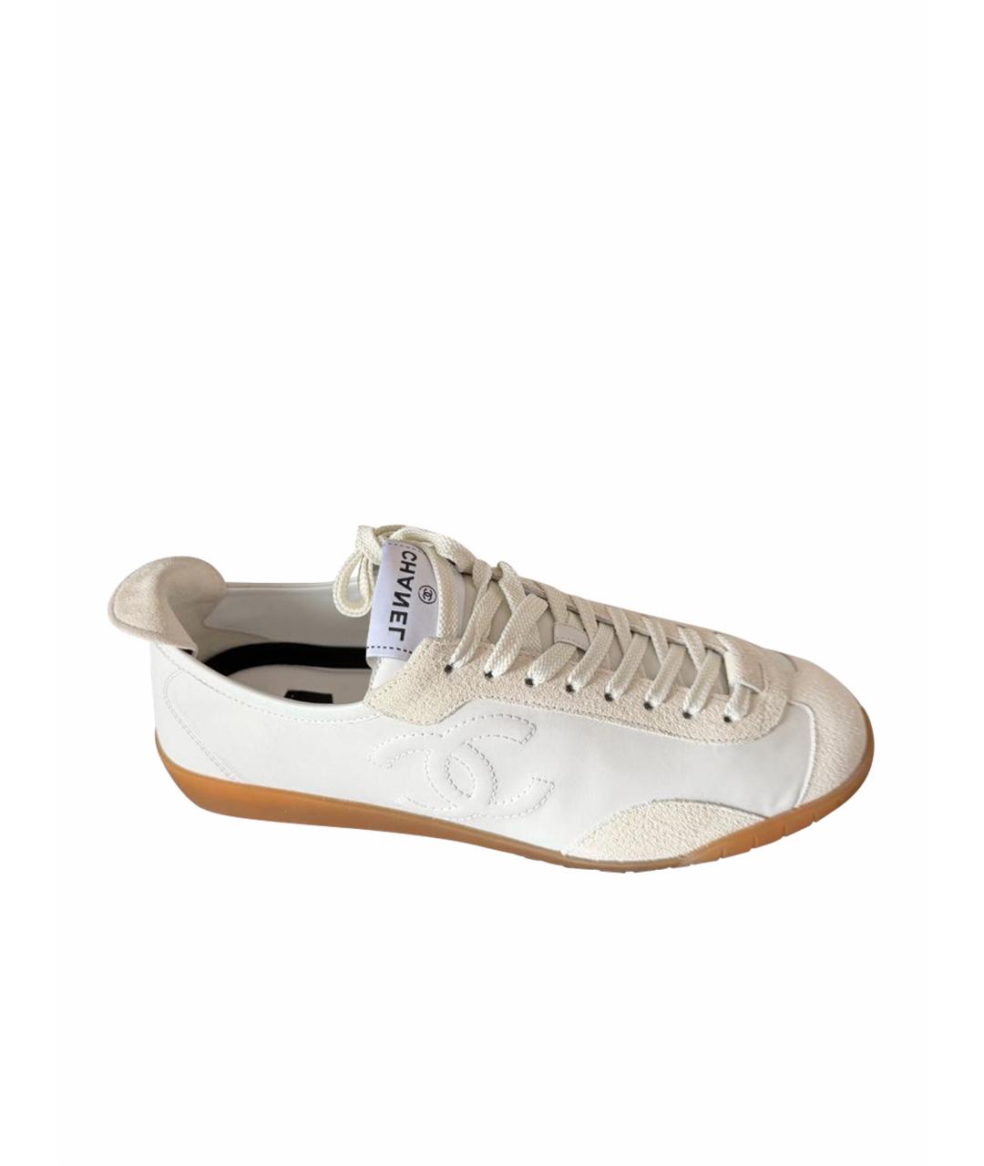 CHANEL Белые кожаные кеды, фото 1