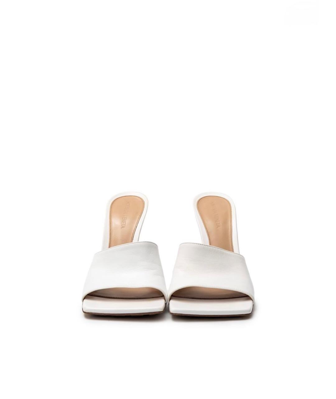 BOTTEGA VENETA Белые кожаные мюли, фото 2