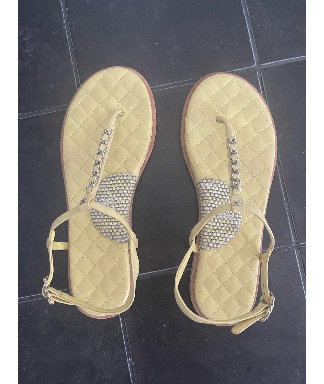 CHANEL Желтые кожаные сандалии, фото 2