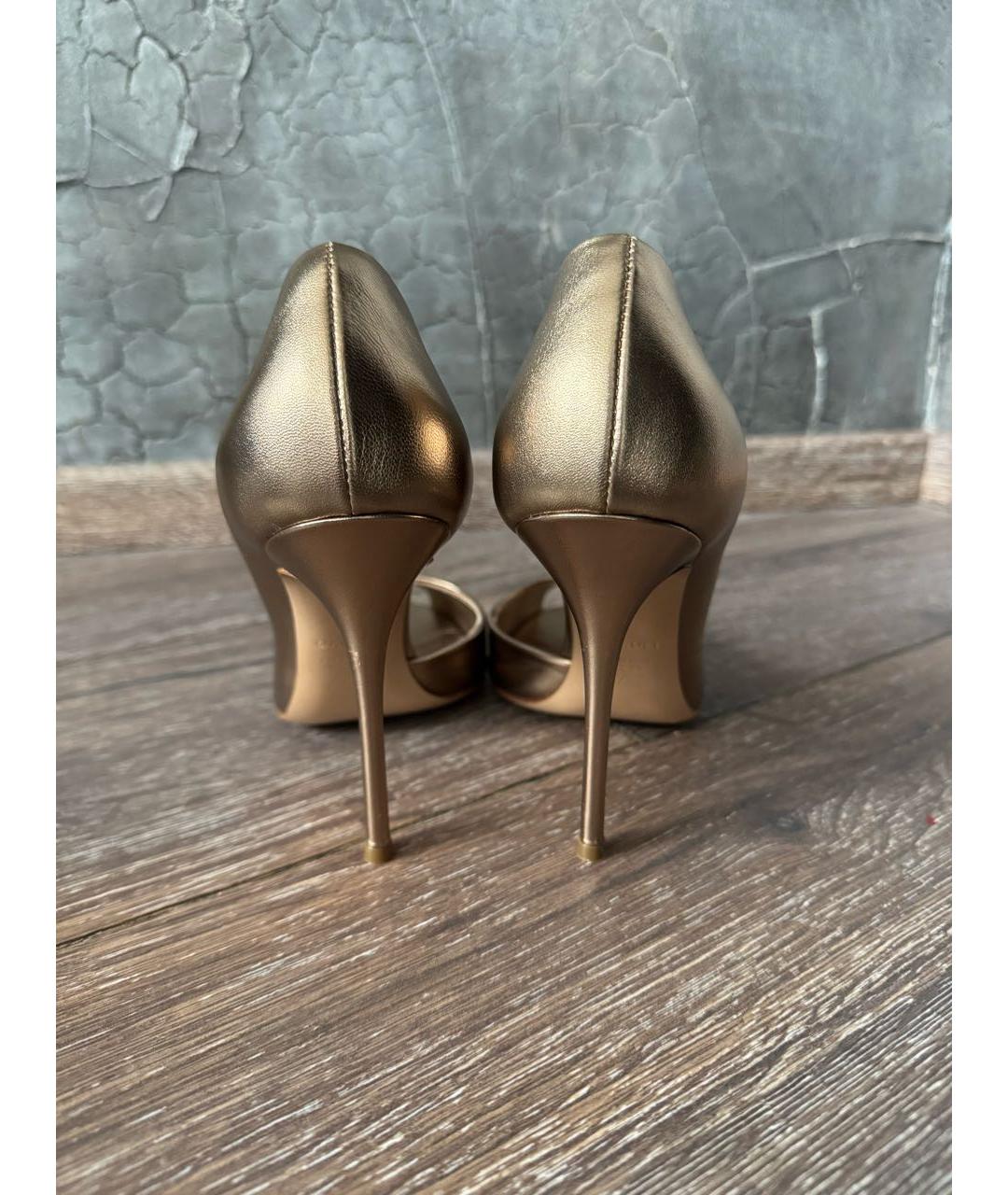 CASADEI Золотые кожаные босоножки, фото 5