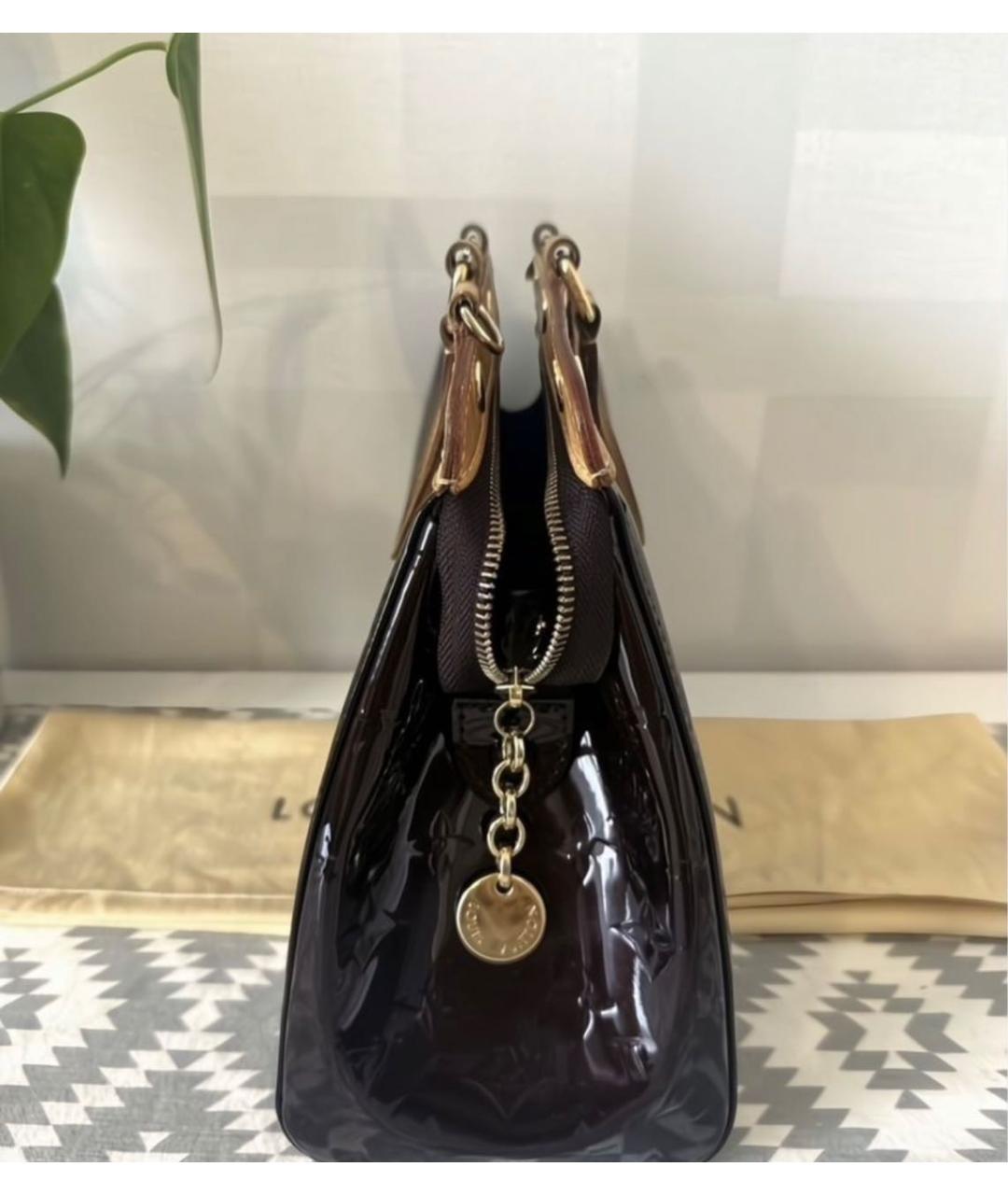 LOUIS VUITTON Бордовая сумка тоут из лакированной кожи, фото 4