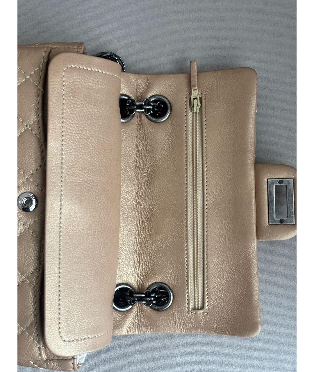 CHANEL Бежевая кожаная сумка через плечо, фото 6