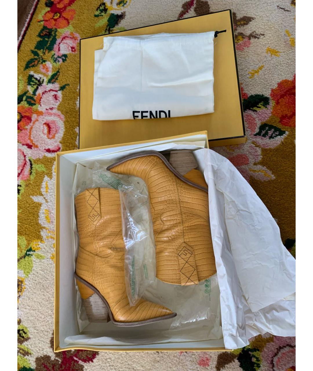 FENDI Желтые кожаные сапоги, фото 6